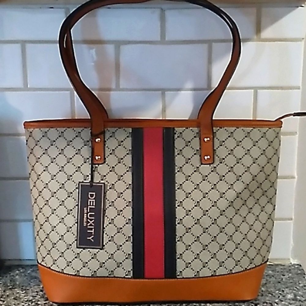Deluxity Los Angeles Bag. NWT